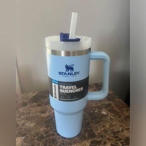BNWT Stanley 40oz Cornflower